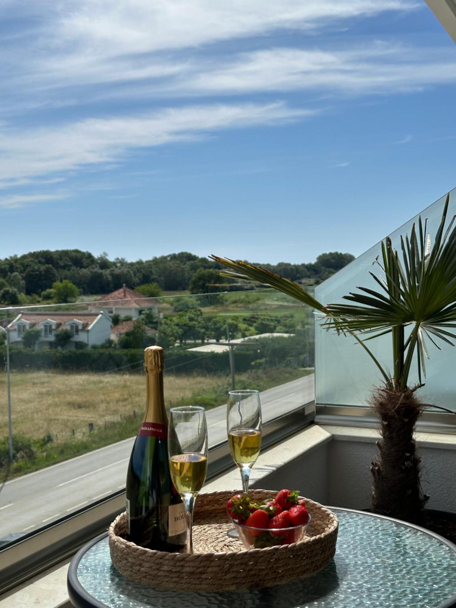 Heaven Lux Ulcinj Hotel Екстериор снимка